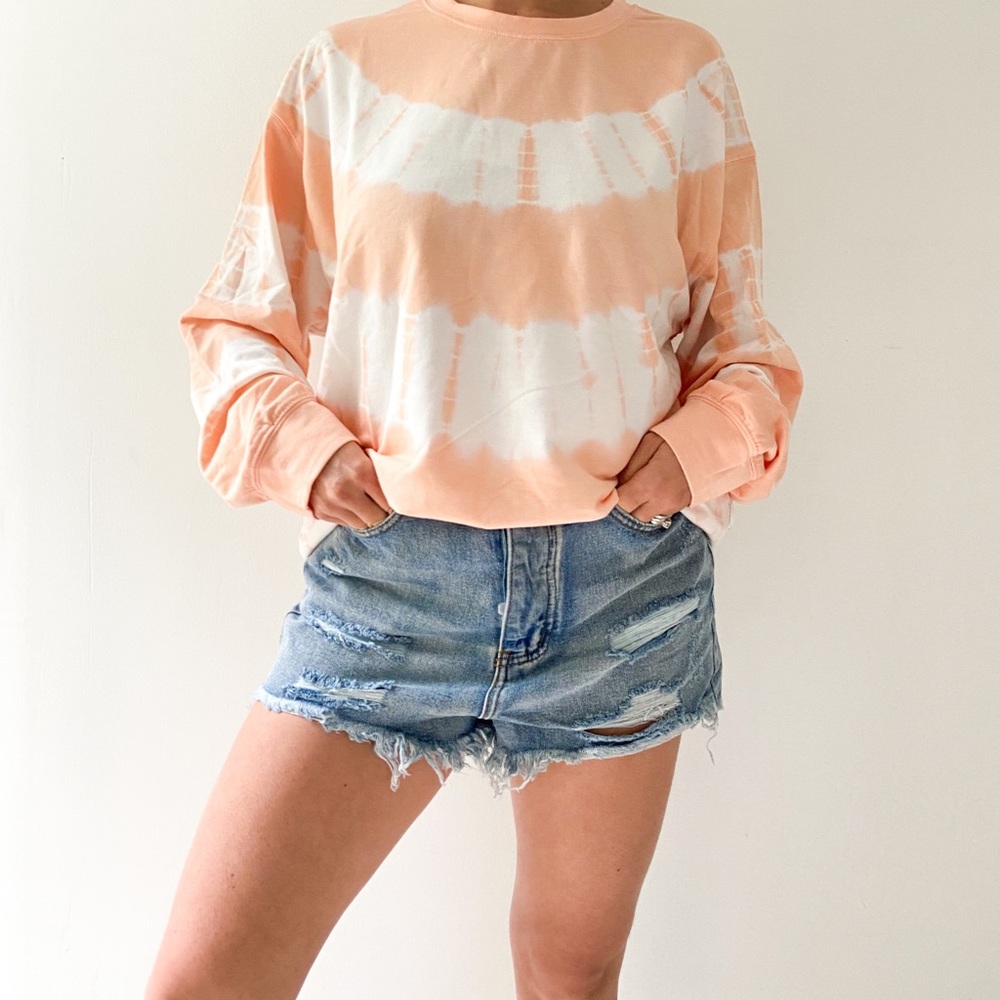 Tiedye sweatshirt, Oversized fit. 2 Small and 1 Medium available. Brand: Le Lis